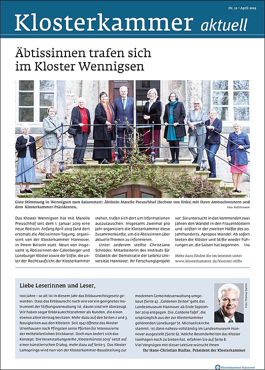 Titelseite des Newsletters Klosterkammer aktuell mit einem Foto, dass neun Äbtissinnen und den Klosterkammer-Präsidenten Hans-Christian Biallas zeigt.