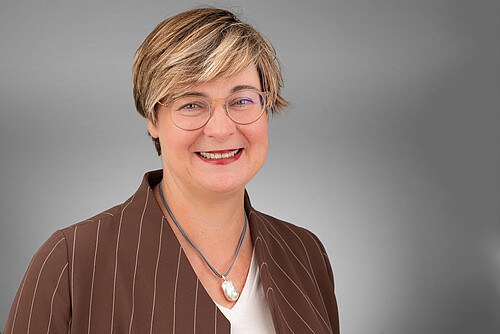 Portrait von Dr. Thela Wernstedt.