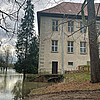 Unmittelbar bis an einen Gebäudeteil des Klosters Marienwerder hat sich das Wasser aufgestaut.