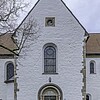 Ansicht der nördlichem Querhausfassade mit dem Hauptportal.