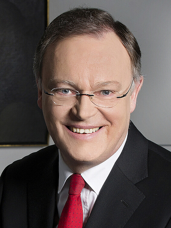Portrait des niedersächsischen Ministerpräsidenten Stephan Weil.